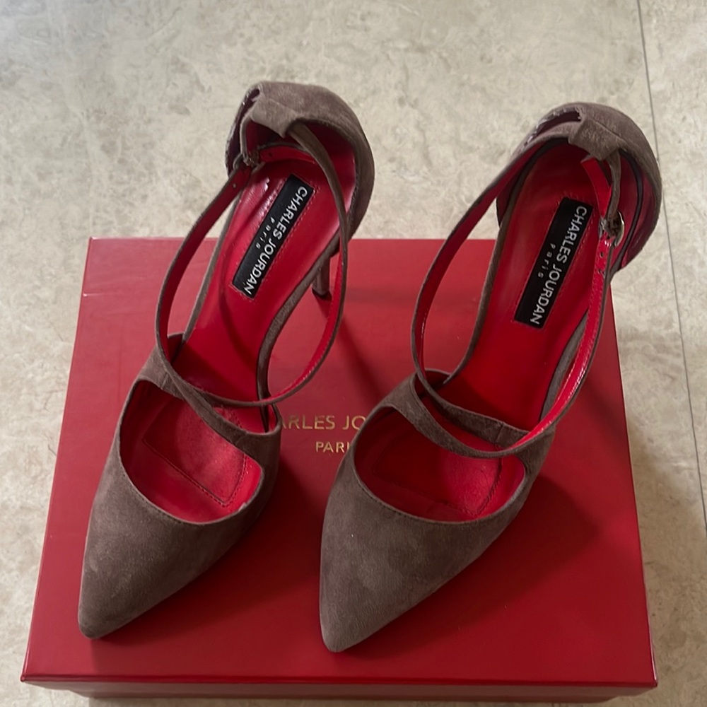 Charles Jourdan Paris “Roxanne” pump